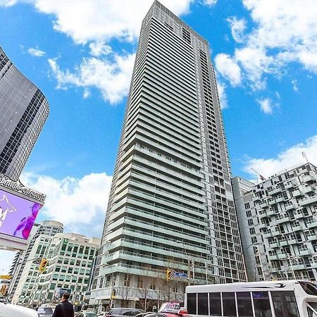 Luxury Condo Prime Location トロント エクステリア 写真