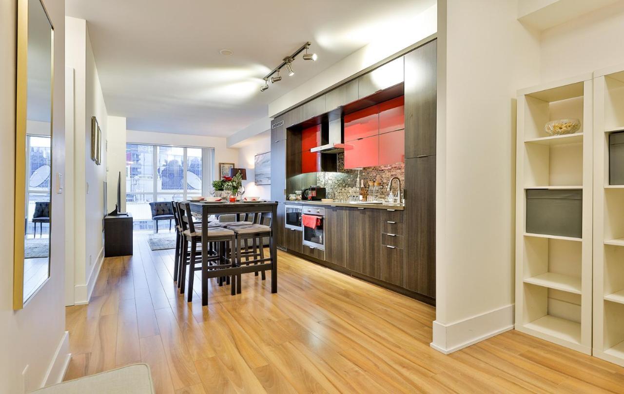 Luxury Condo Prime Location トロント エクステリア 写真
