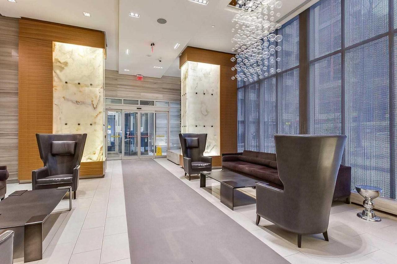 Luxury Condo Prime Location トロント エクステリア 写真