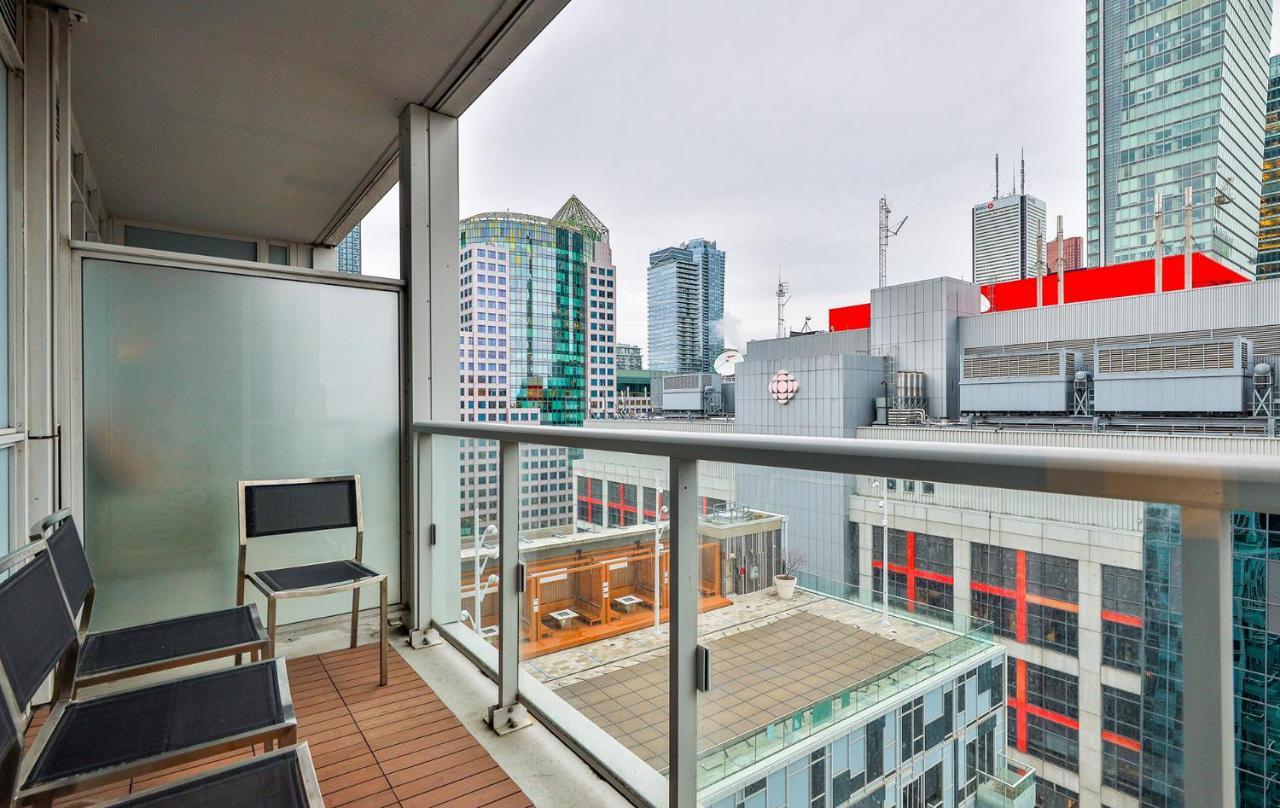 Luxury Condo Prime Location トロント エクステリア 写真