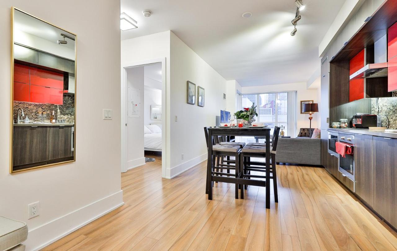 Luxury Condo Prime Location トロント エクステリア 写真